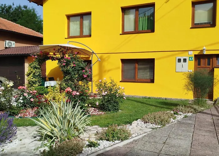 Pyramid Gardens * Visoko